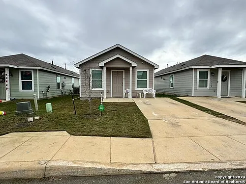 13918 Llama Pl Photo 1