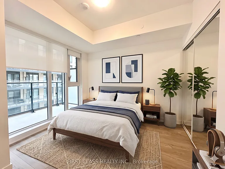 543 Richmond St W #820 — Photo 2