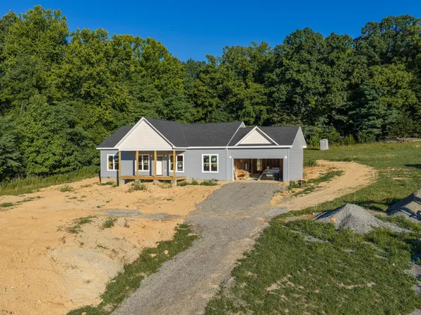 1 Haymakertown Rd, Troutville, VA 24175