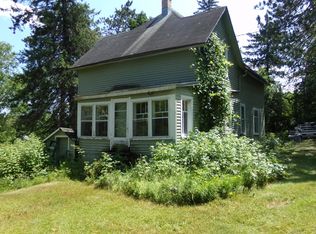 14288 Ridge St, Mountain, WI 54149
