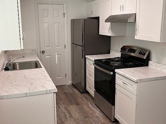 2nd image of 456 Studio Cir #1