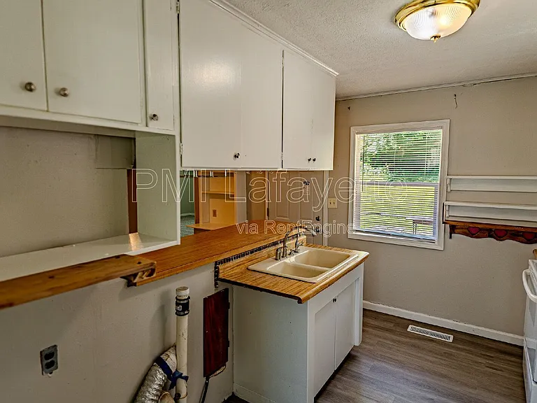 3302 Longlois Dr — Photo 10