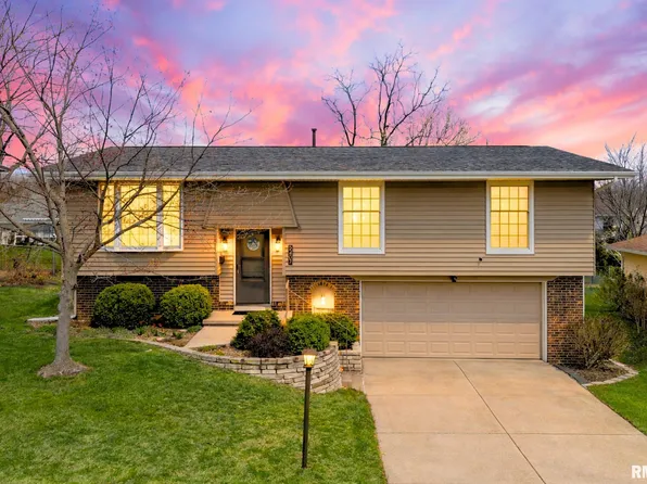 2407 W Carriage Ln, Peoria, IL 61614