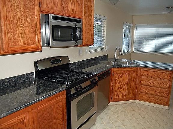 4th image of 426 Zachary Dr