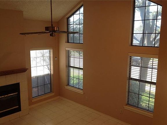 4th image of 2525 Melissa Ln