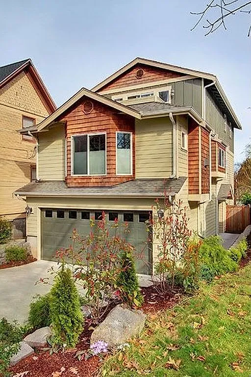 3 bed, 3.5 bath, 2390 sqft, $4,750 — Photo 1