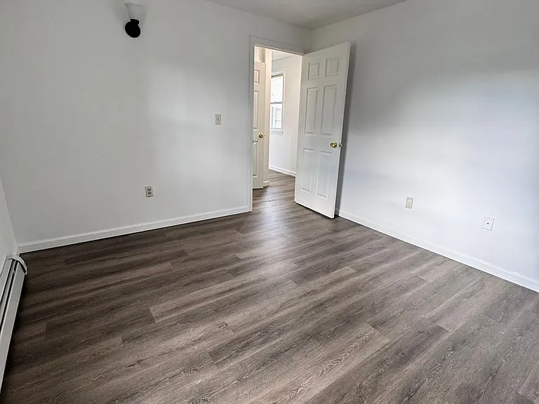 17 Bassett St #A — Photo 19