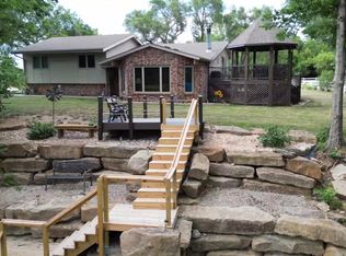 2132 SE Shawnee Dr, Tecumseh, KS 66542