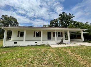 10 Henry Ave, Honea Path, SC 29654