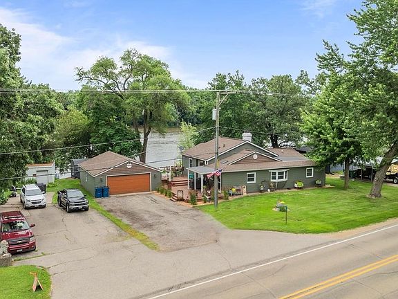 2nd image of 7456 N River Rd