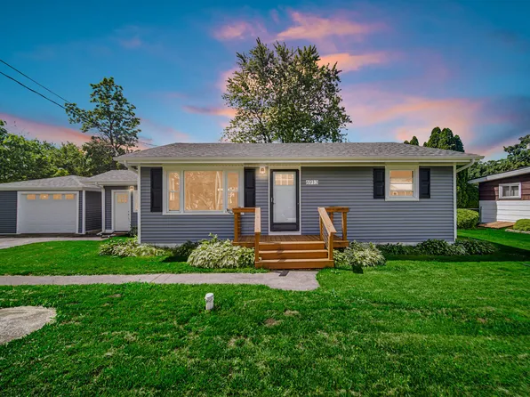 6913 W 128th Ln, Cedar Lake, IN 46303