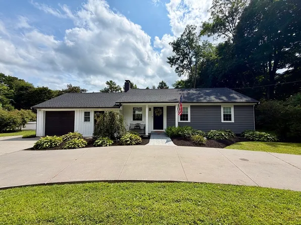 335 South St, Wrentham, MA 02093