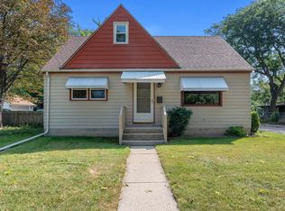 4952 N 57th St, Milwaukee, WI 53218