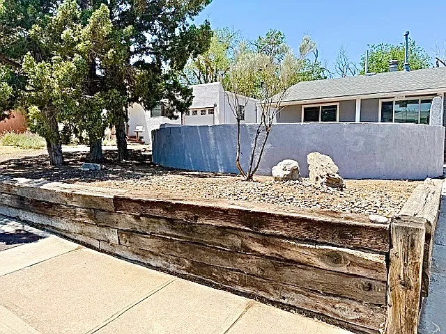 317 Morningside Dr SE — Photo 3