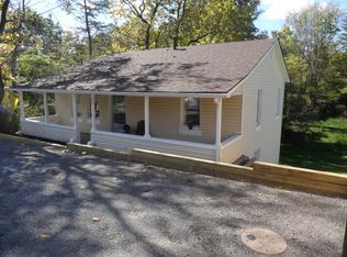 809 Academy St, Ronceverte, WV 24970