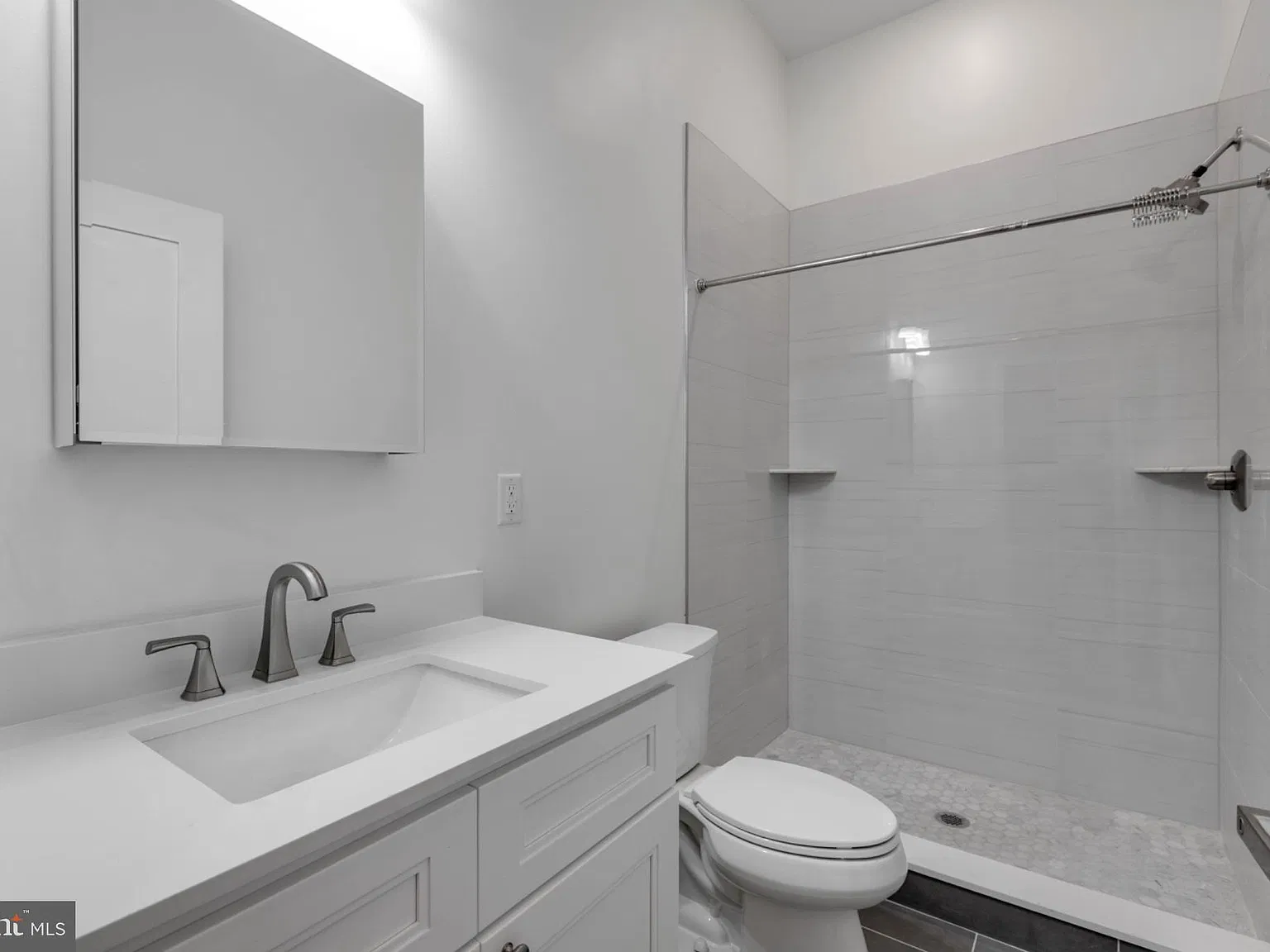 1 bed, 1.0 bath, $1,095 — Photo 2
