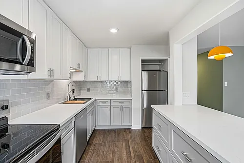 405 Bellevue Ave Photo 1