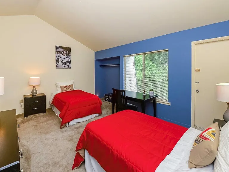 Briarwood Apartments and Townhomes — Photo 10