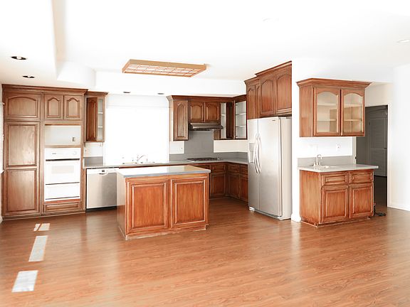 5th image of 1800 Sharon Pl