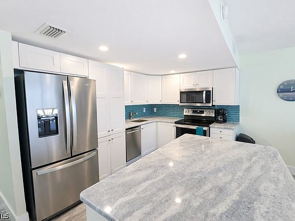3rd image of 100 Estero Blvd APT 332