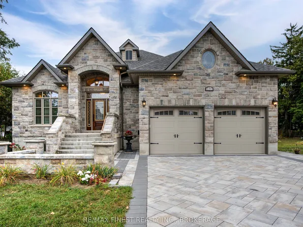 43 Crerar Blvd, Kingston, ON K7M 3P7