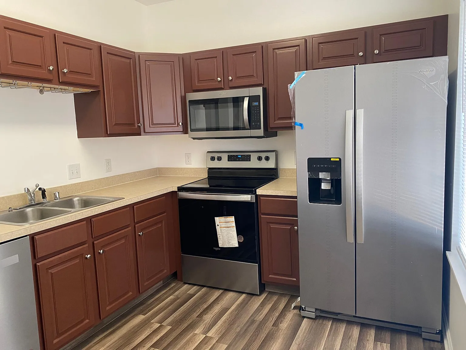 2 bed, 2.5 bath, 1280 sqft, $1,585 — Photo 4