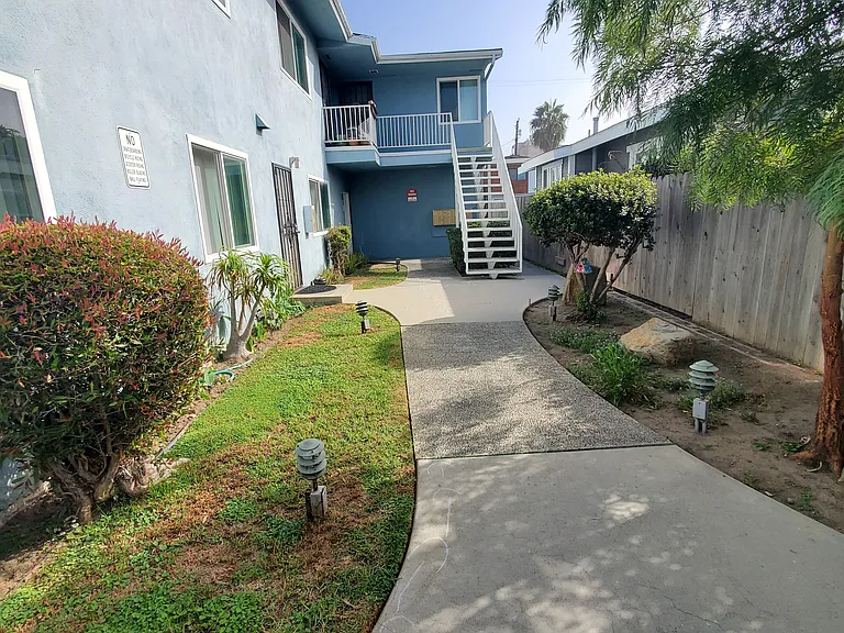635 Coronado Ave #7 — Photo 14