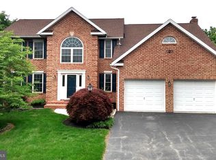 712 Cresson Dr, Chambersburg, PA 17202