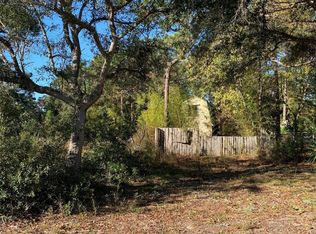1971 Constitution Dr, Navarre, FL 32566