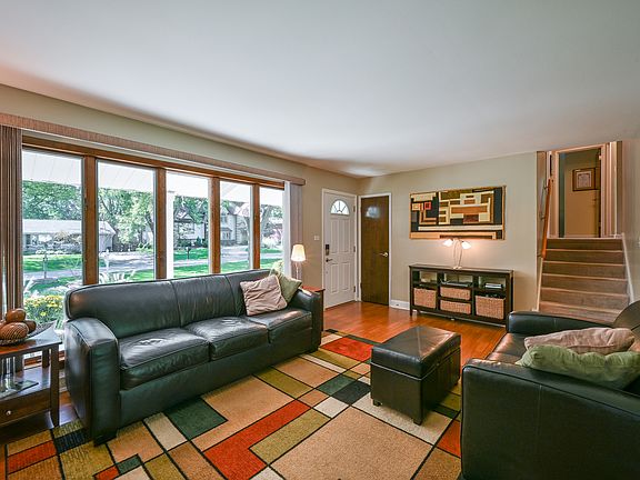 5th image of 22W510 Balsam Dr