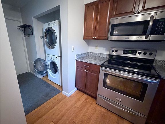 4th image of 253 Wildwood Rdg
