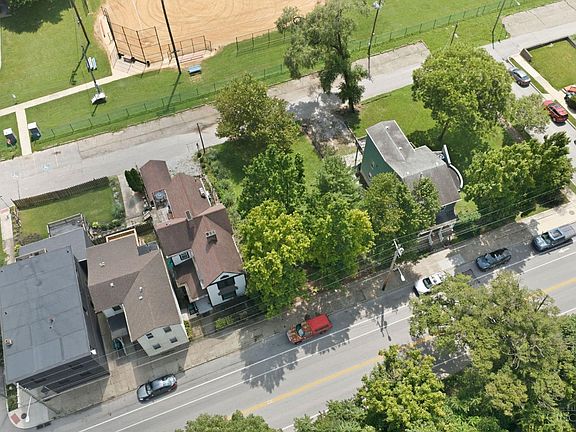 2nd image of 3035 Riverside Dr
