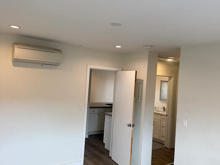 1754 Pine Ave #9 — Photo 7