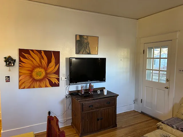 1232 Dean Pl — Photo 5