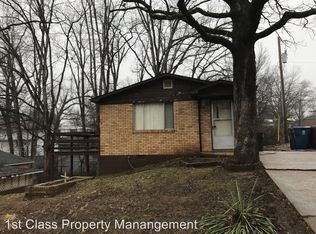1923 Bradley St, Poplar Bluff, MO 63901