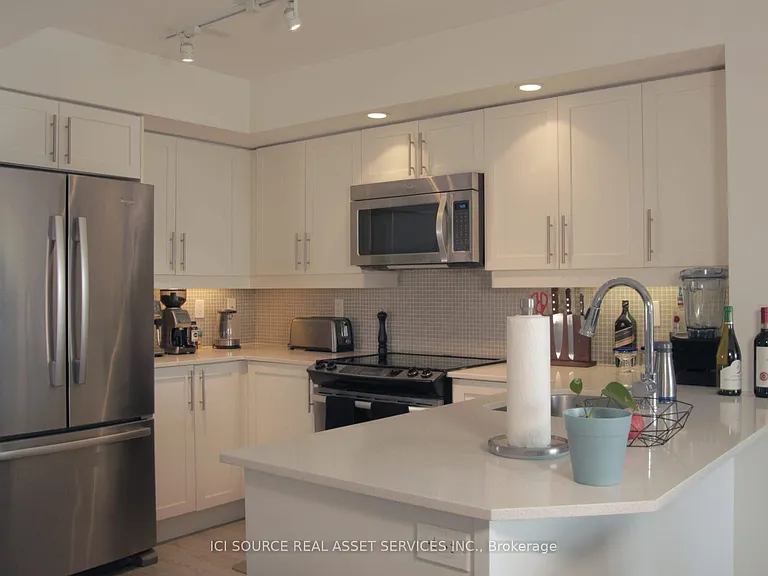85 E Liberty St #1018 — Photo 6