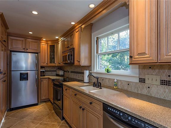 4th image of 5853 N Haverford Ave