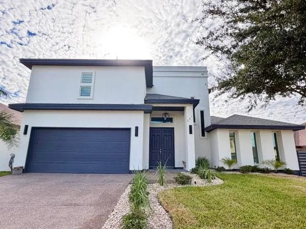 221 Desert Palm Dr, Laredo, TX 78045