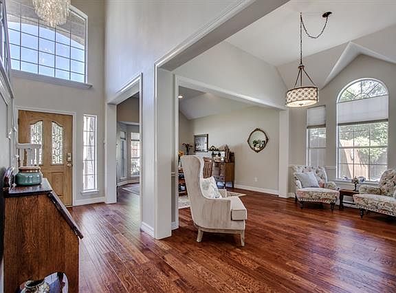 5th image of 1313 Crepe Myrtle Dr