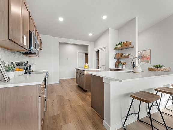 Snowbrush - Kitchen 2