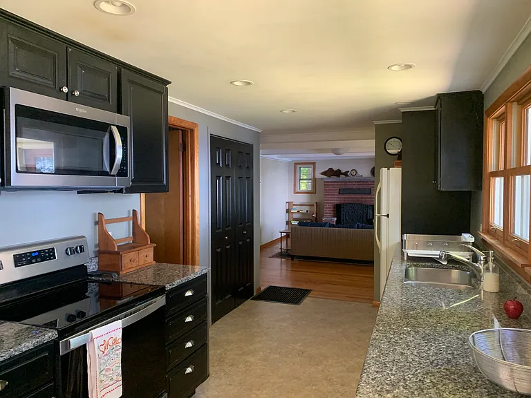 135 White Farm Dr — Photo 5