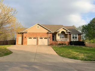2106 N Loomis Dr, Augusta, KS 67010
