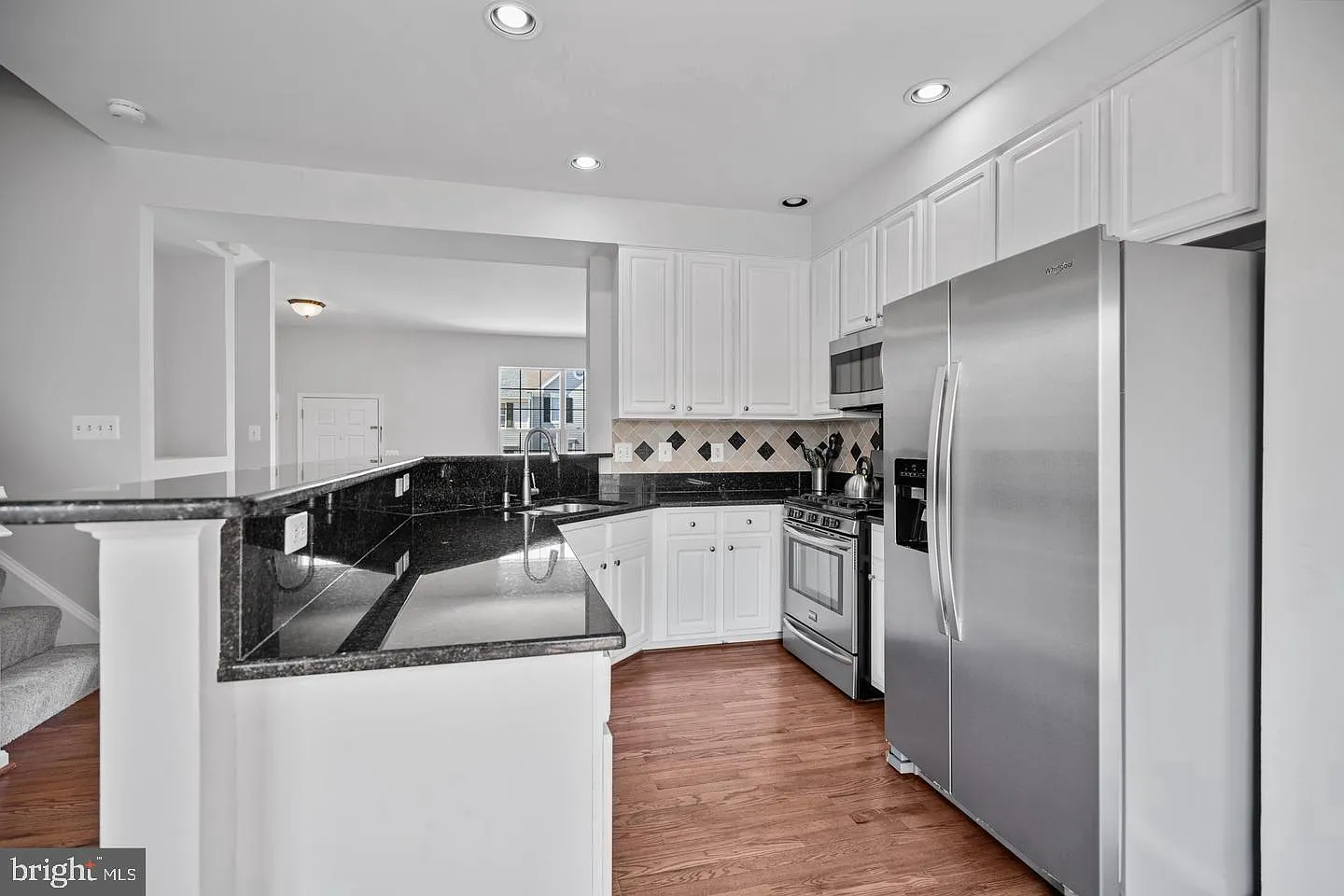 3 bed, 3.5 bath, 1652 sqft, $3,190 — Photo 4