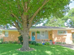 405 Meadow Dr, Gainesville, TX 76240