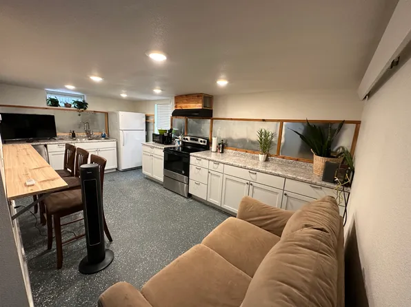 (undisclosed Address), Dickinson, ND 58601