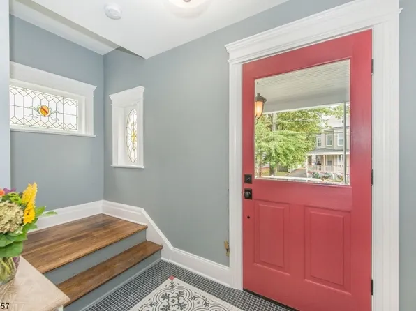 34 N Willow St #2, Montclair, NJ 07042