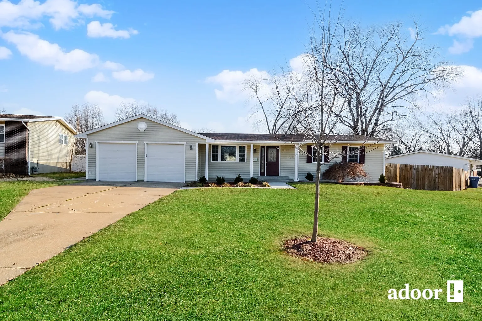 1335 Madison Ln photo 1