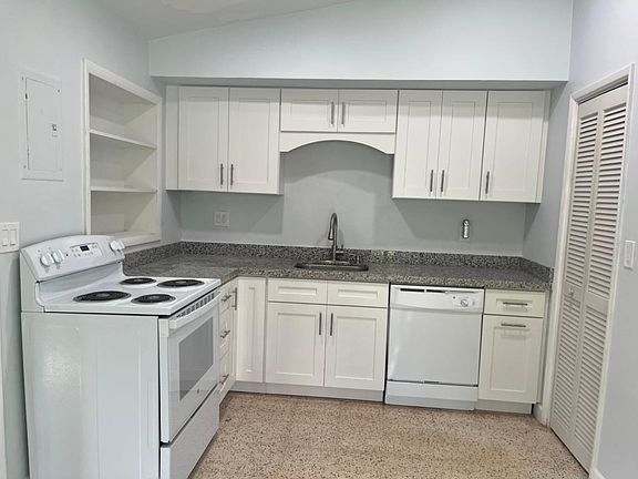 5th image of 1835 NE 153rd St