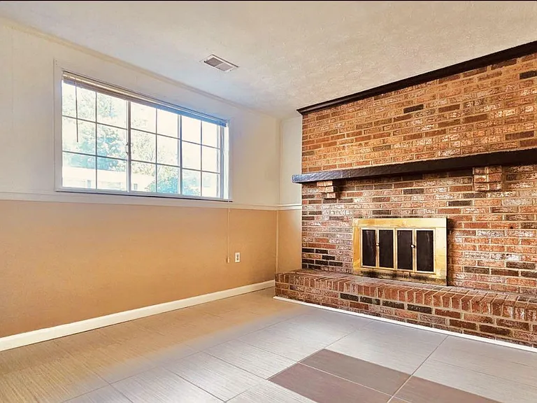 8465 Summer Breeze Ln — Photo 15