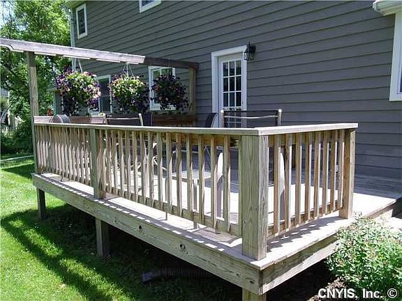 2nd image of 2035 Syosset Dr